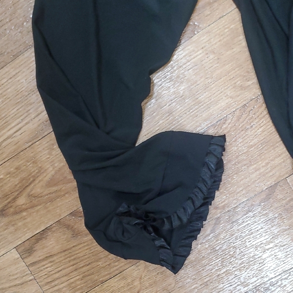 Lucidity Black Ruffled Robe - Picture 6 of 8